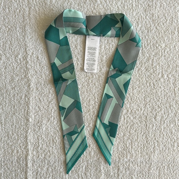 Tiffany & Co. Giant T Ribbon Scarf in Tiffany Blue - Picture 6 of 17